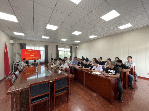 【理論宣講】鑫巖公司開展“凝聚思想偉力，助推強(qiáng)工興產(chǎn)”宣講活動(dòng)